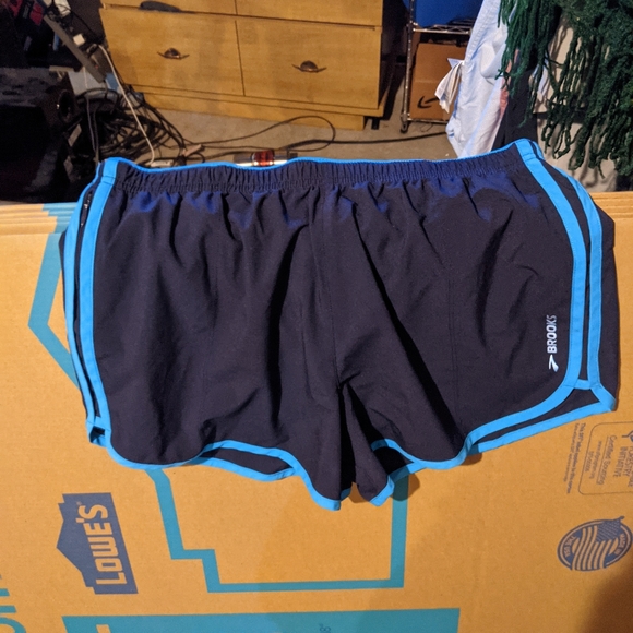 brooks running shorts